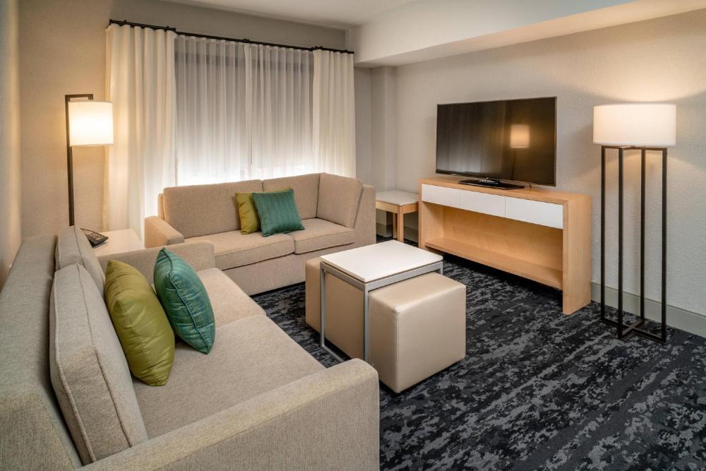 1 Bedroom Presidential Suite, 1 King, Sofa bed interior